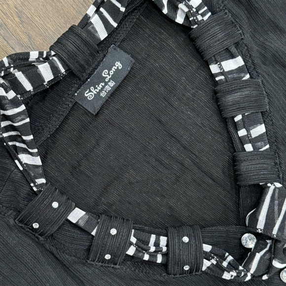 Shin Long Short Sleeve with Neck Tie Up - Picture 8 of 12